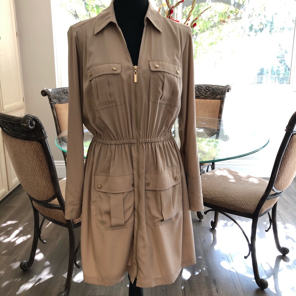 ✨Alfani Nude Zipper Dress ✨